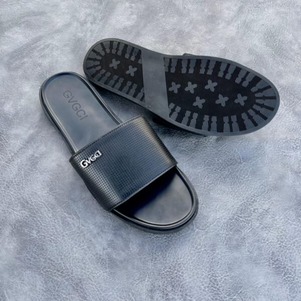 Gucci Pedro G Logo Slides.
